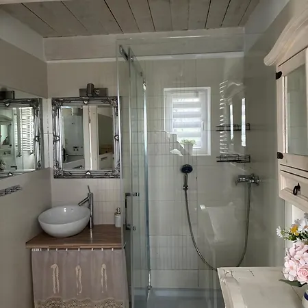 Koperkowy Raj Beskid Wyspowy Malopolska Jacuzzi Playroom